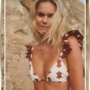 FOLLOW SUIT THE TATI Bikini Swim TOP IN SAND XS